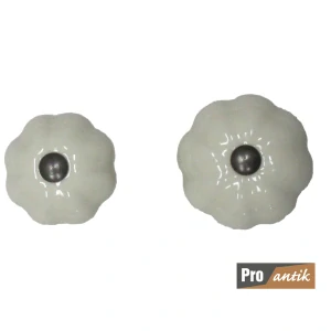 Knopka č.3 z porcelánu, dvě varianty