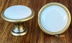 Knopka č.4 z porcelánu, tři varianty