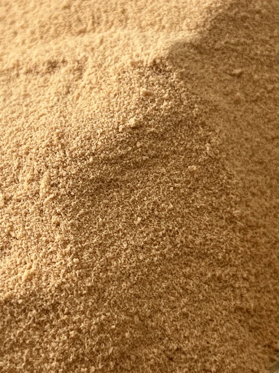 Tanin na černění a ochranu železa, inhibitor koroze, rozpustný ve vodě i alkoholu