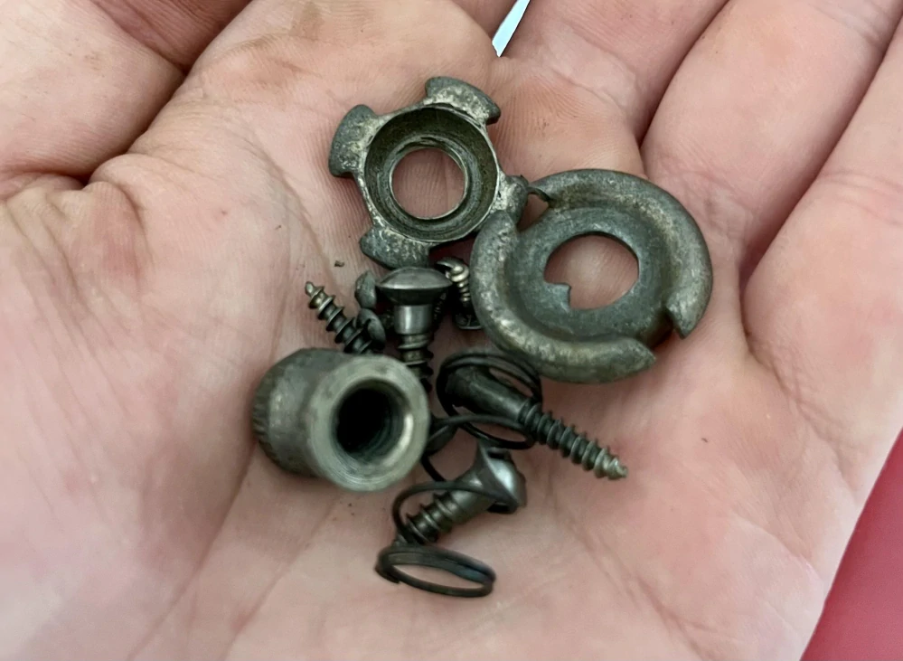 Bezpečný restaurátorský odrezovač Metal De-Corroder