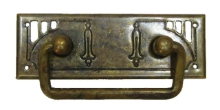 Madlo č.22, mosaz 96×45 mm
