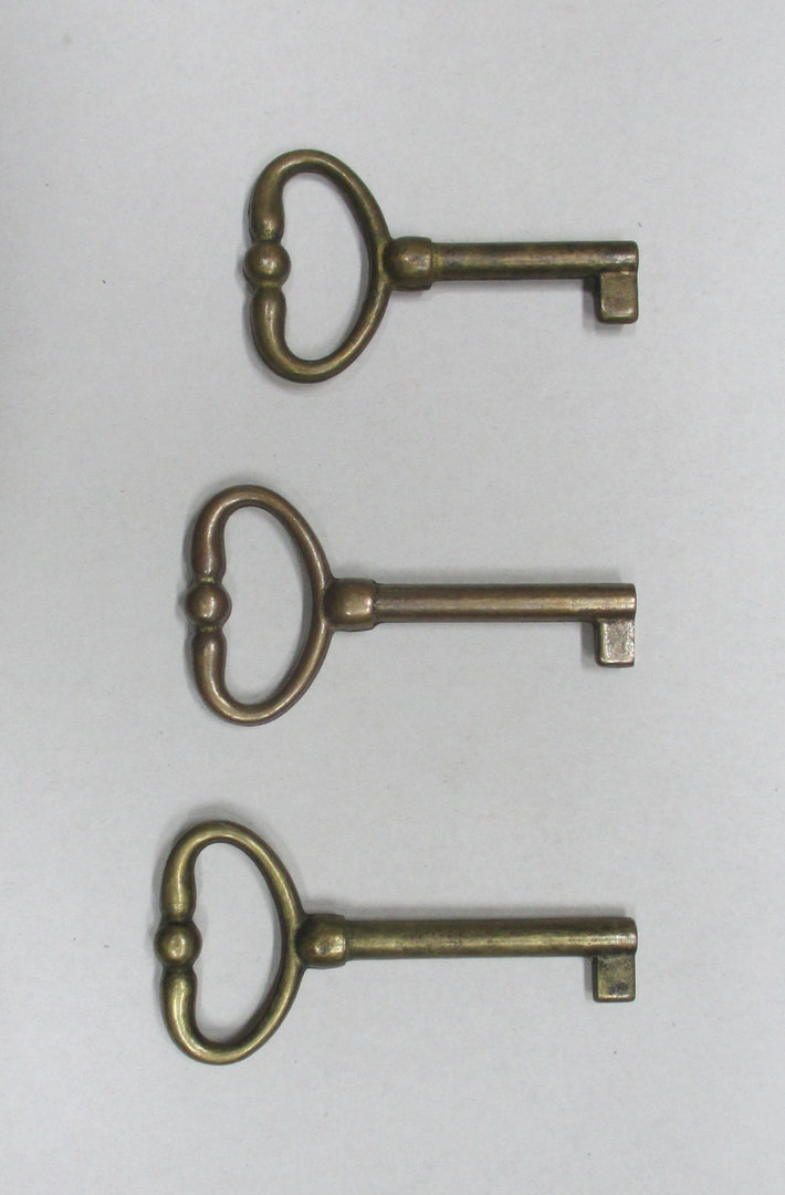 Klíč mosaz 75 mm patinováno dutý  - 1 ks
